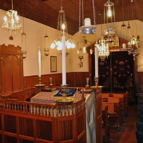 Ets Hayyim Synagogue.jpg